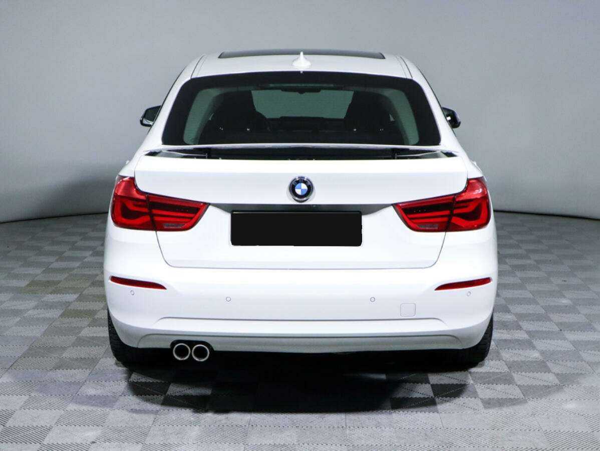 BMW 3 серии с пробегом — 2019 год. Фото: #3