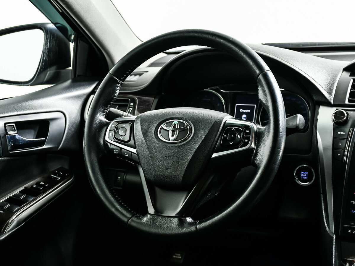 Toyota Camry с пробегом — 2016 год. Фото: #14