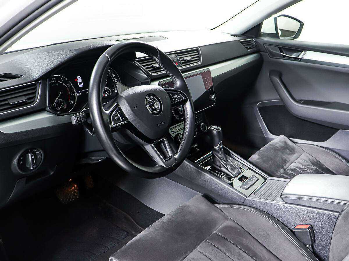 Skoda Superb с пробегом — 2017 год. Фото: #11