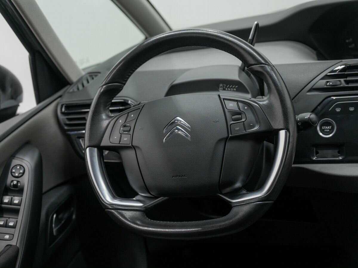 Citroen C4 Picasso с пробегом — 2016 год. Фото: #10