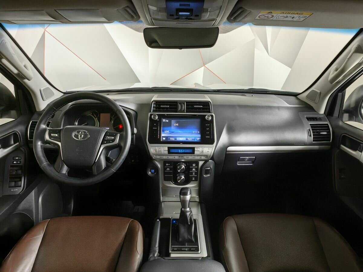 Toyota Land Cruiser Prado с пробегом — 2017 год. Фото: #9