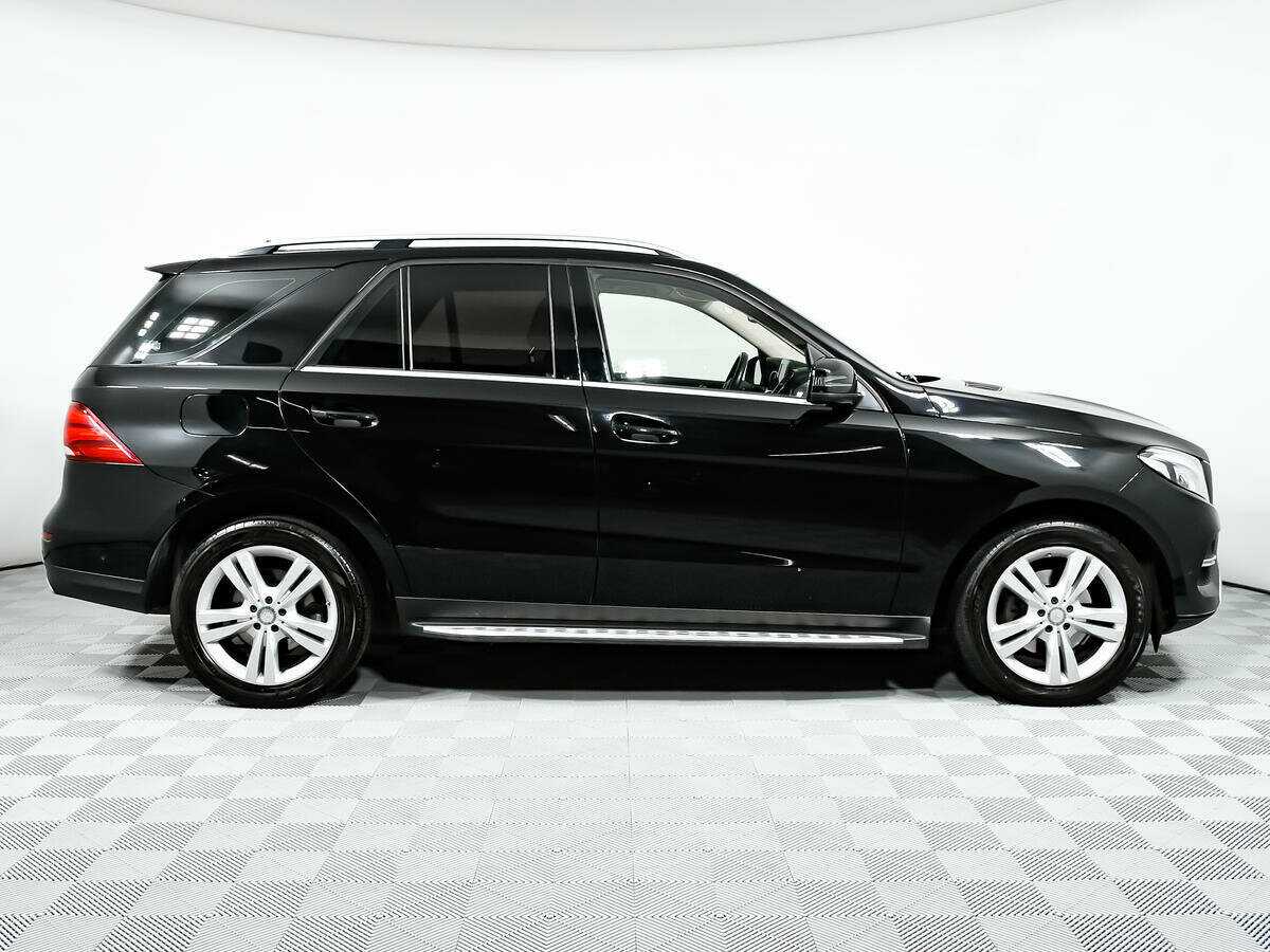 Mercedes-Benz GLE с пробегом — 2015 год. Фото: #3