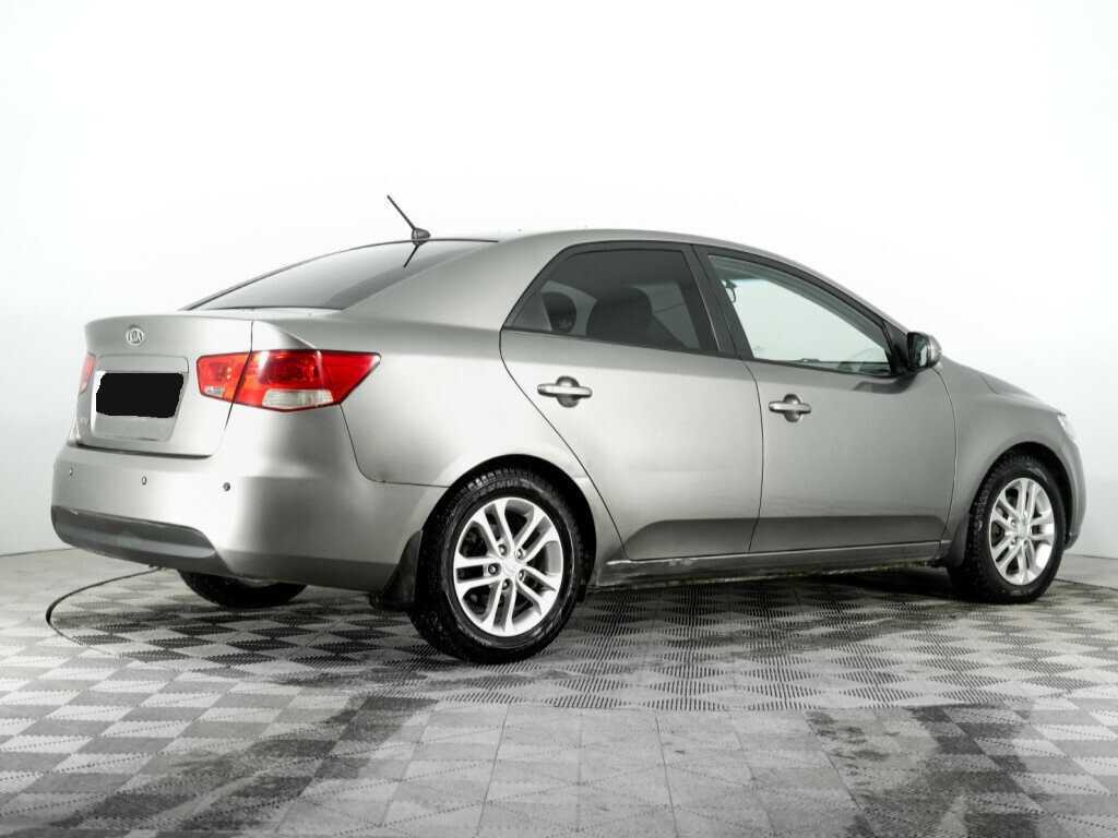 Kia Cerato с пробегом — 2010 год. Фото: #4