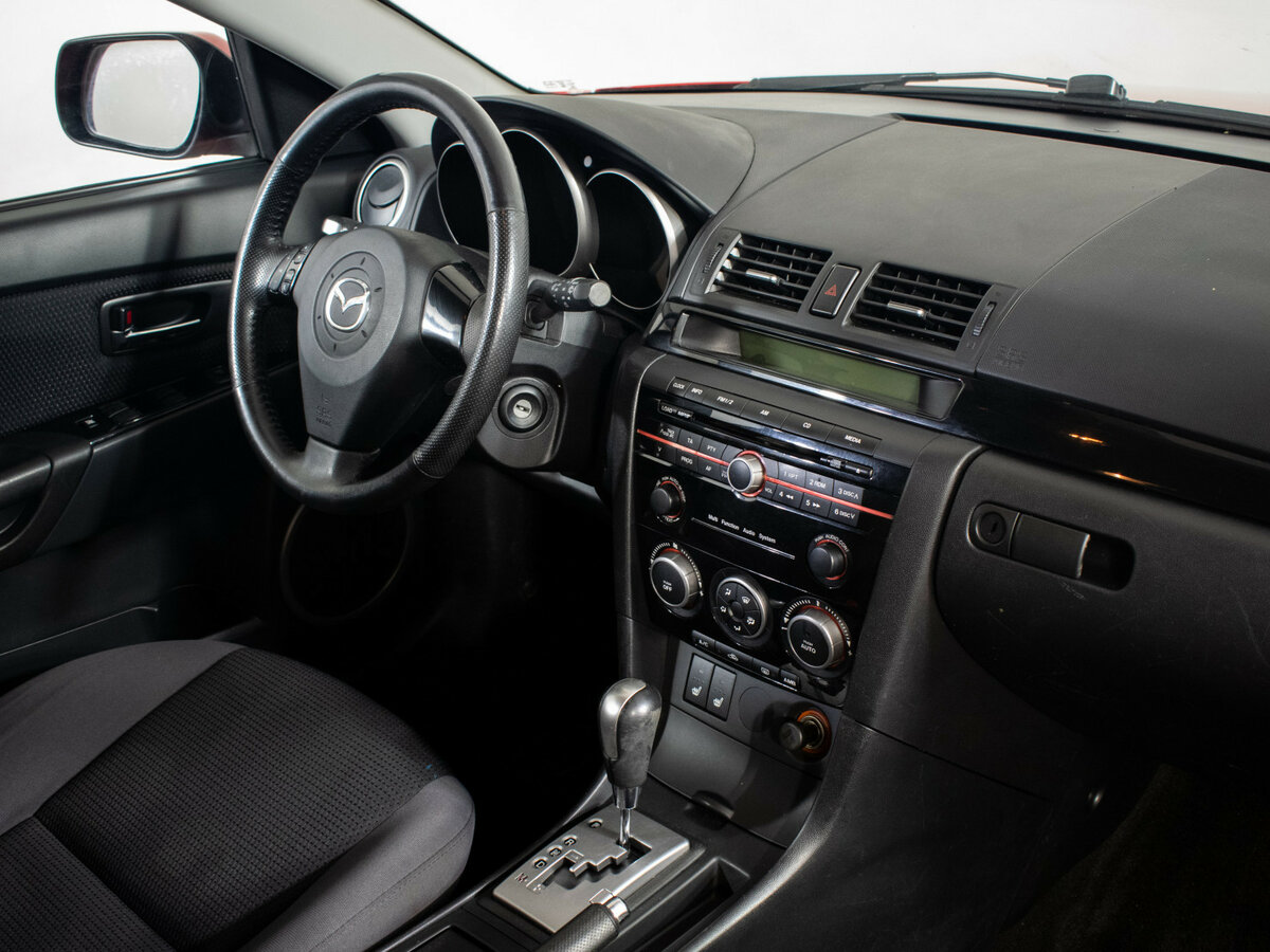 Mazda 3 с пробегом — 2008 год. Фото: #9