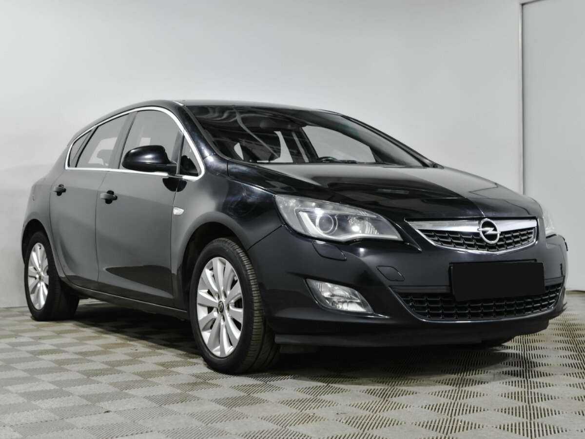 Opel Astra с пробегом — 2010 год. Фото: #2