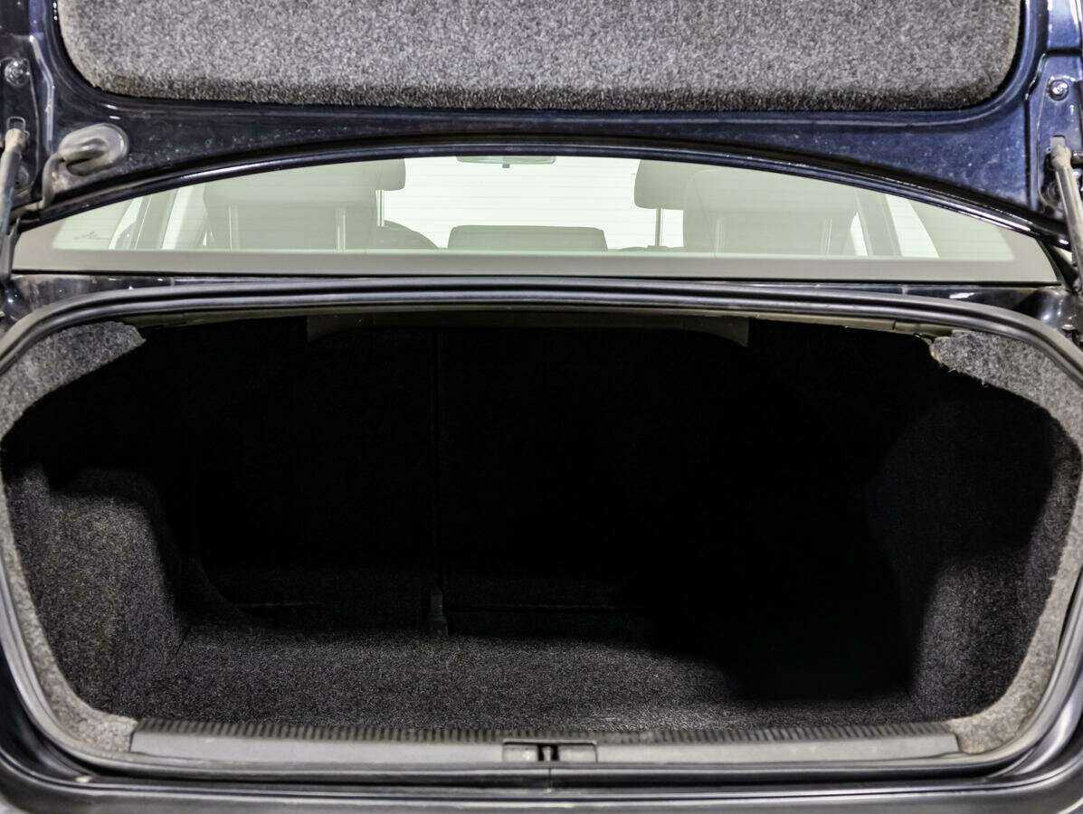 Volkswagen Jetta с пробегом — 2009 год. Фото: #16