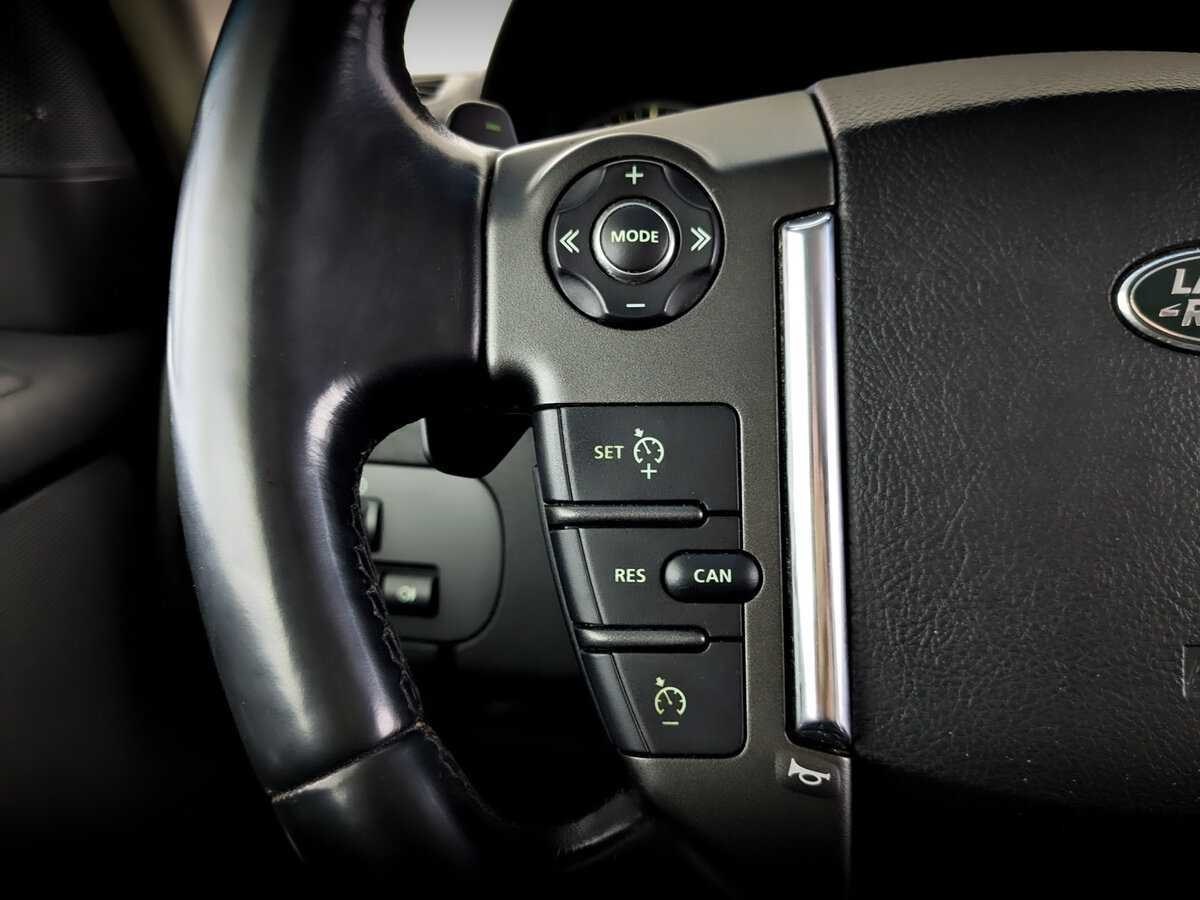 Land Rover Discovery с пробегом — 2015 год. Фото: #25