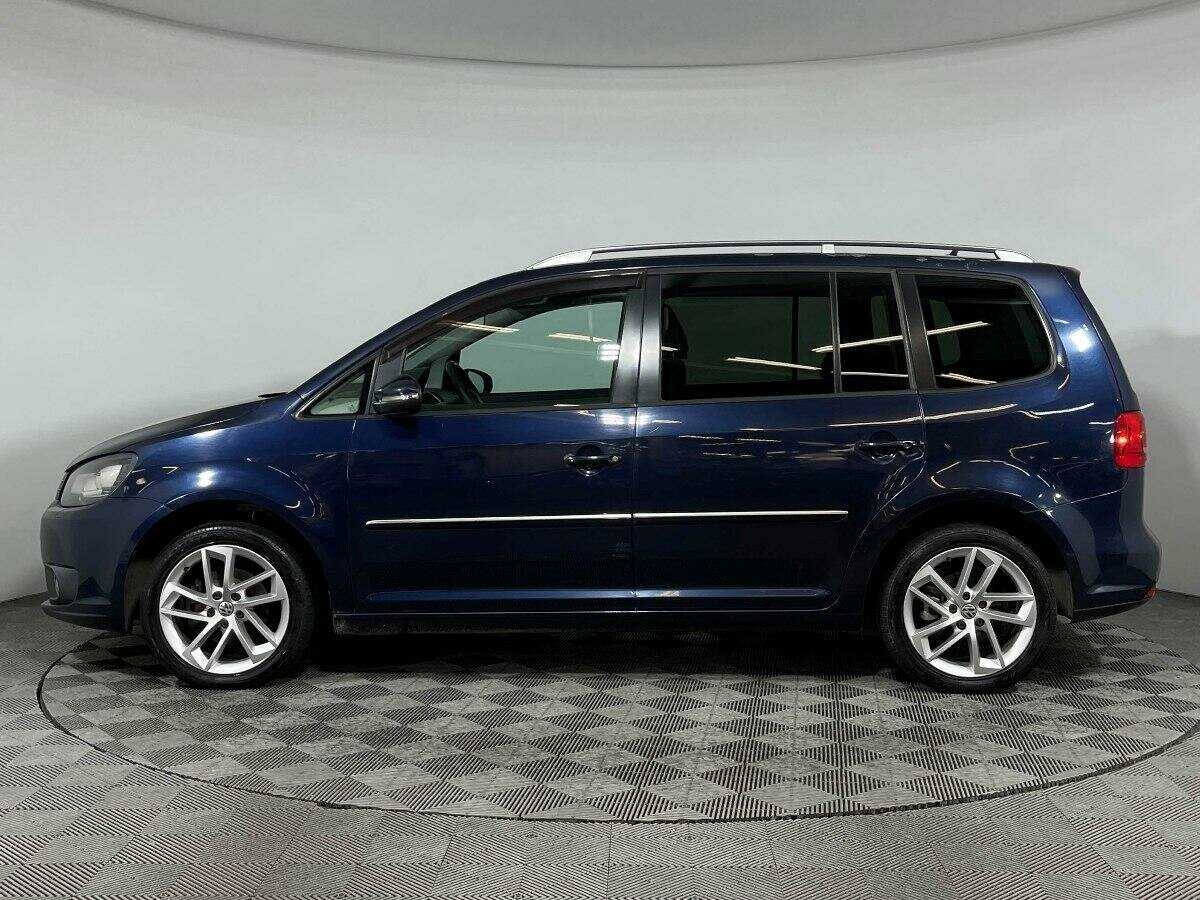 Volkswagen Touran с пробегом — 2012 год. Фото: #7