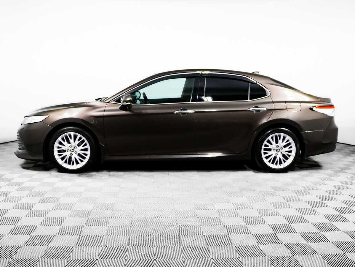 Toyota Camry с пробегом — 2020 год. Фото: #7
