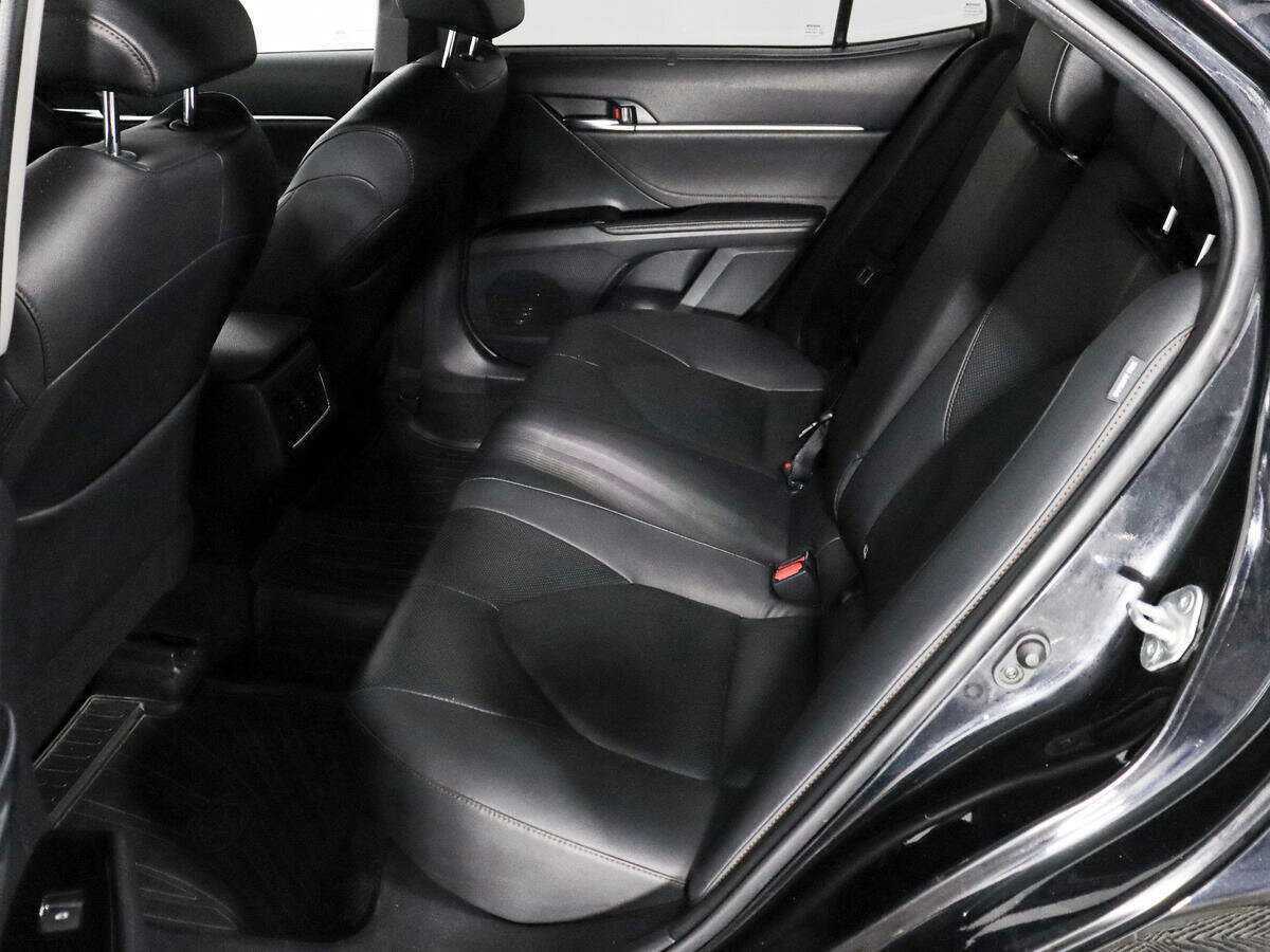 Toyota Camry с пробегом — 2019 год. Фото: #12
