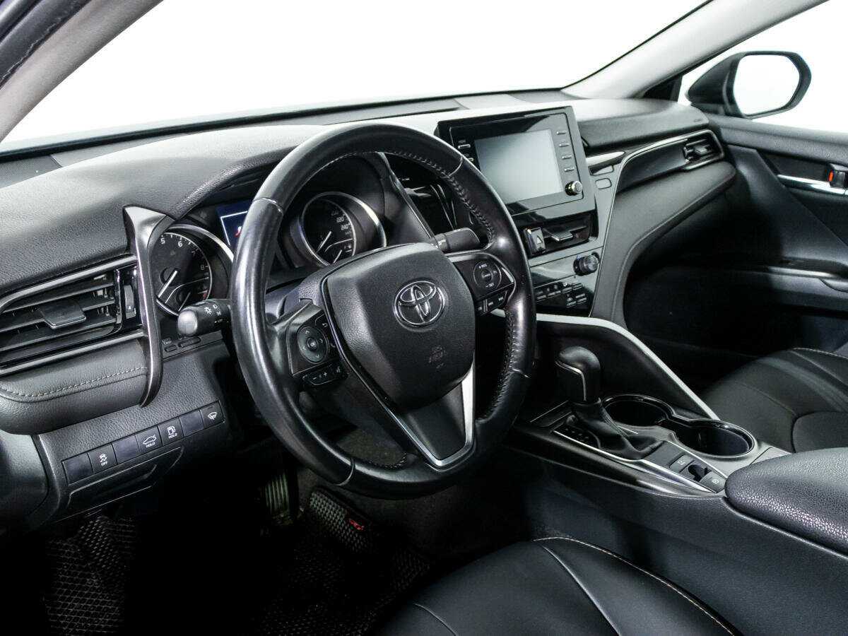 Toyota Camry с пробегом — 2021 год. Фото: #10