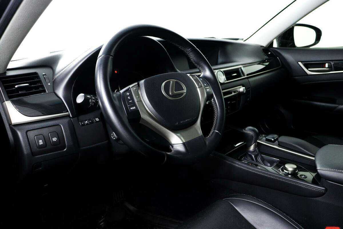 Lexus GS с пробегом — 2012 год. Фото: #12