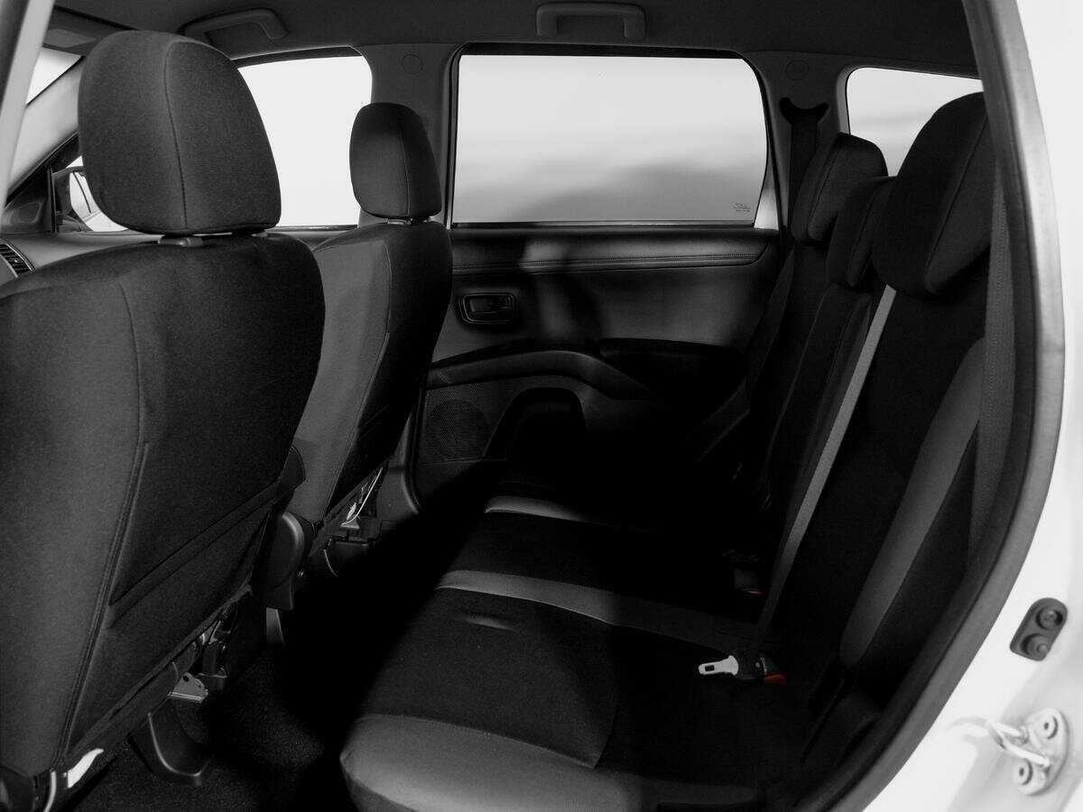 Mitsubishi Outlander с пробегом — 2011 год. Фото: #9
