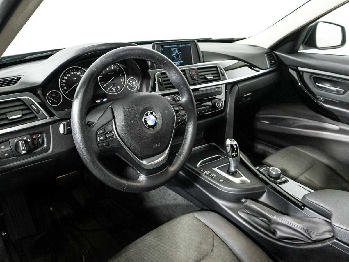 BMW 3 серии с пробегом — 2018 год. Фото: #10