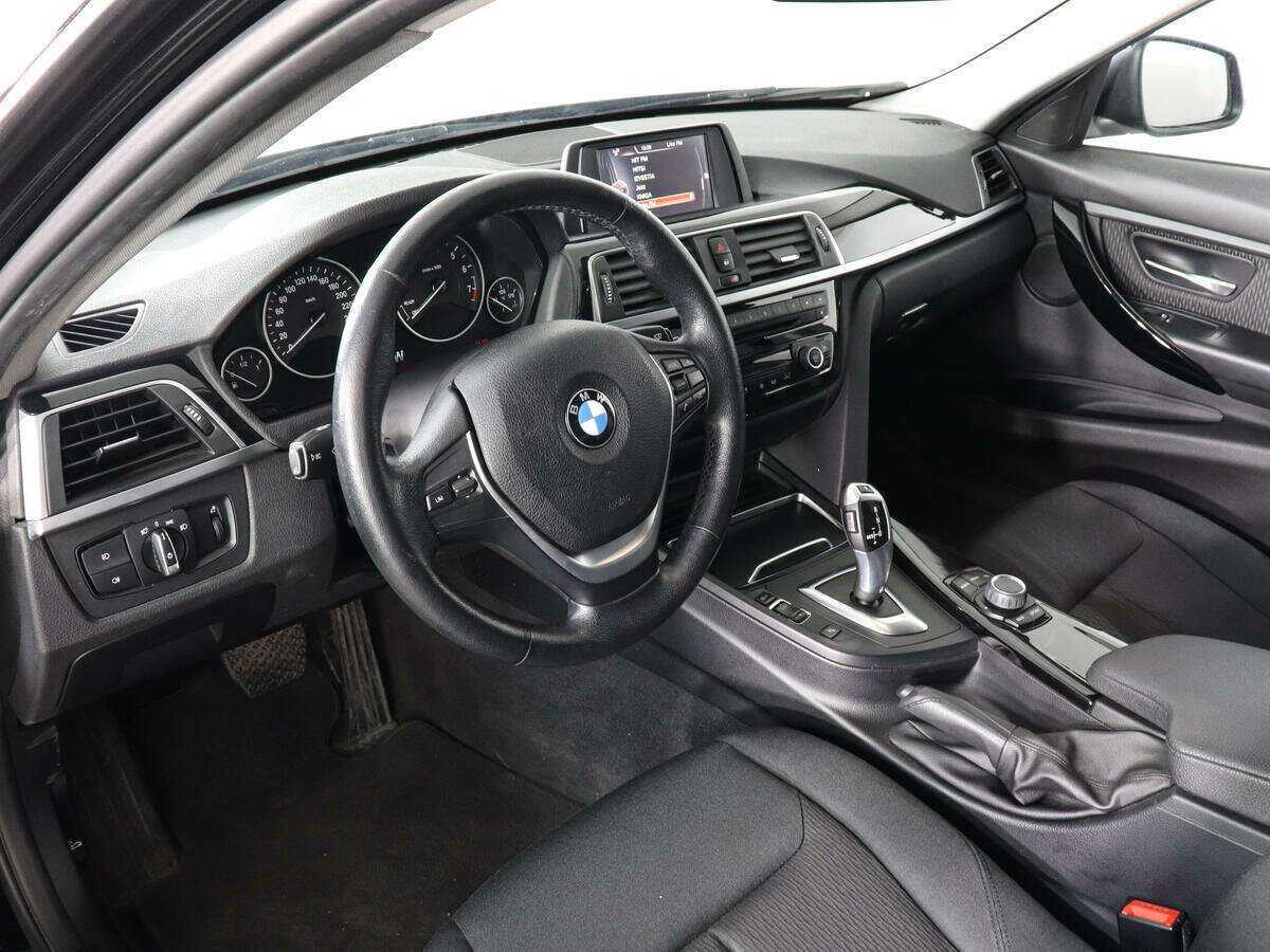 BMW 3 серии с пробегом — 2015 год. Фото: #7