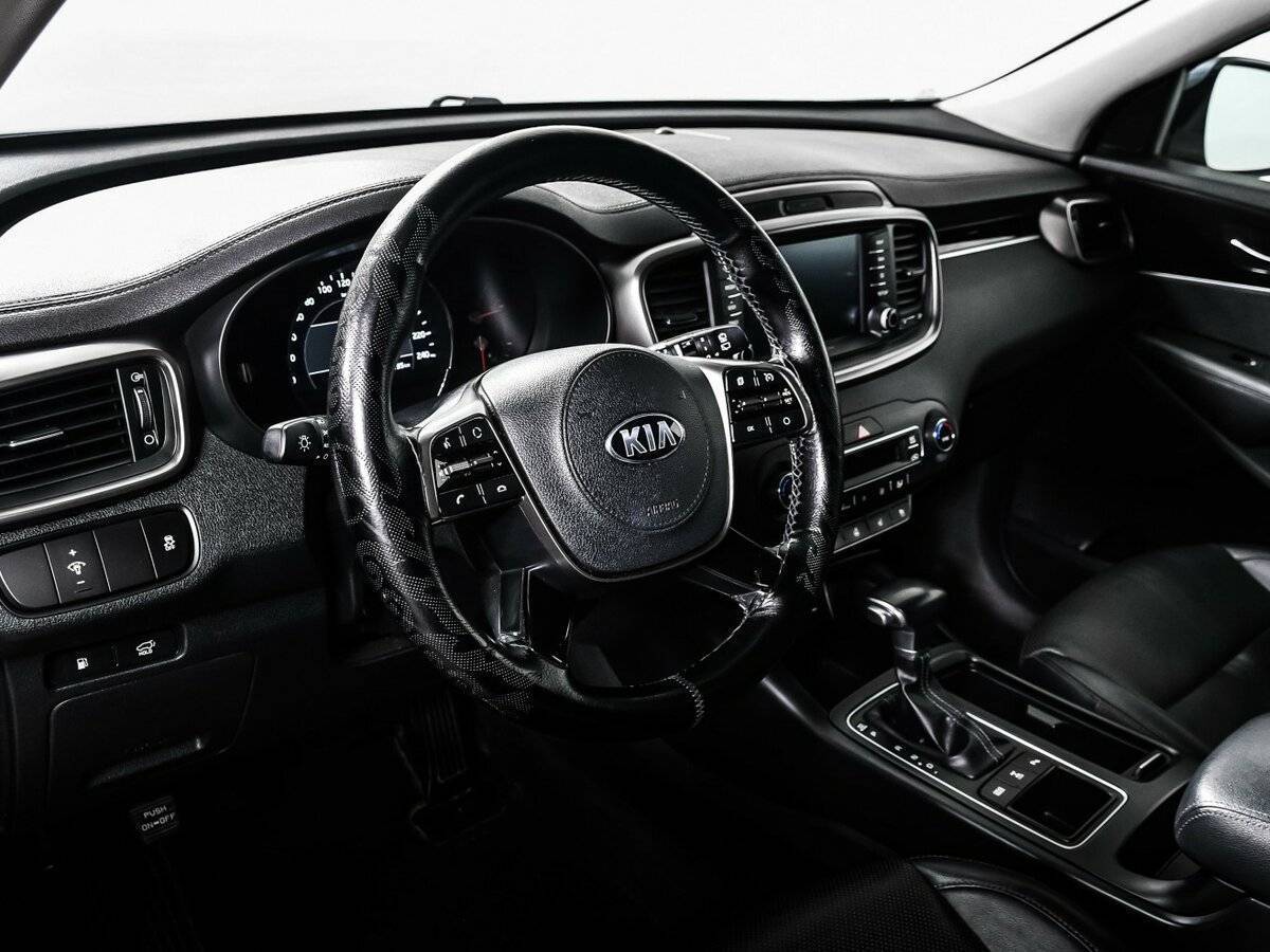 Kia Sorento с пробегом — 2019 год. Фото: #12