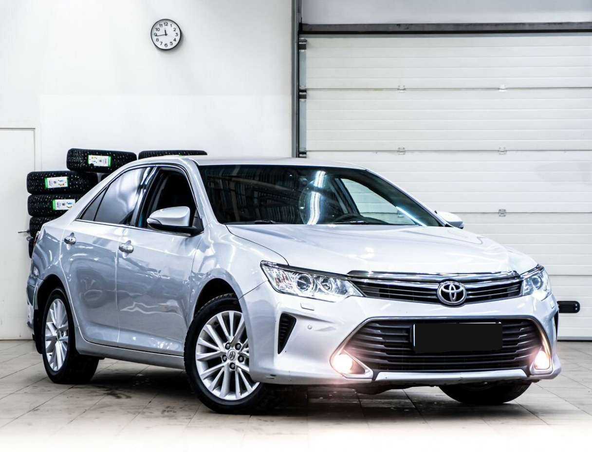 Toyota Camry с пробегом — 2015 год. Фото: #1