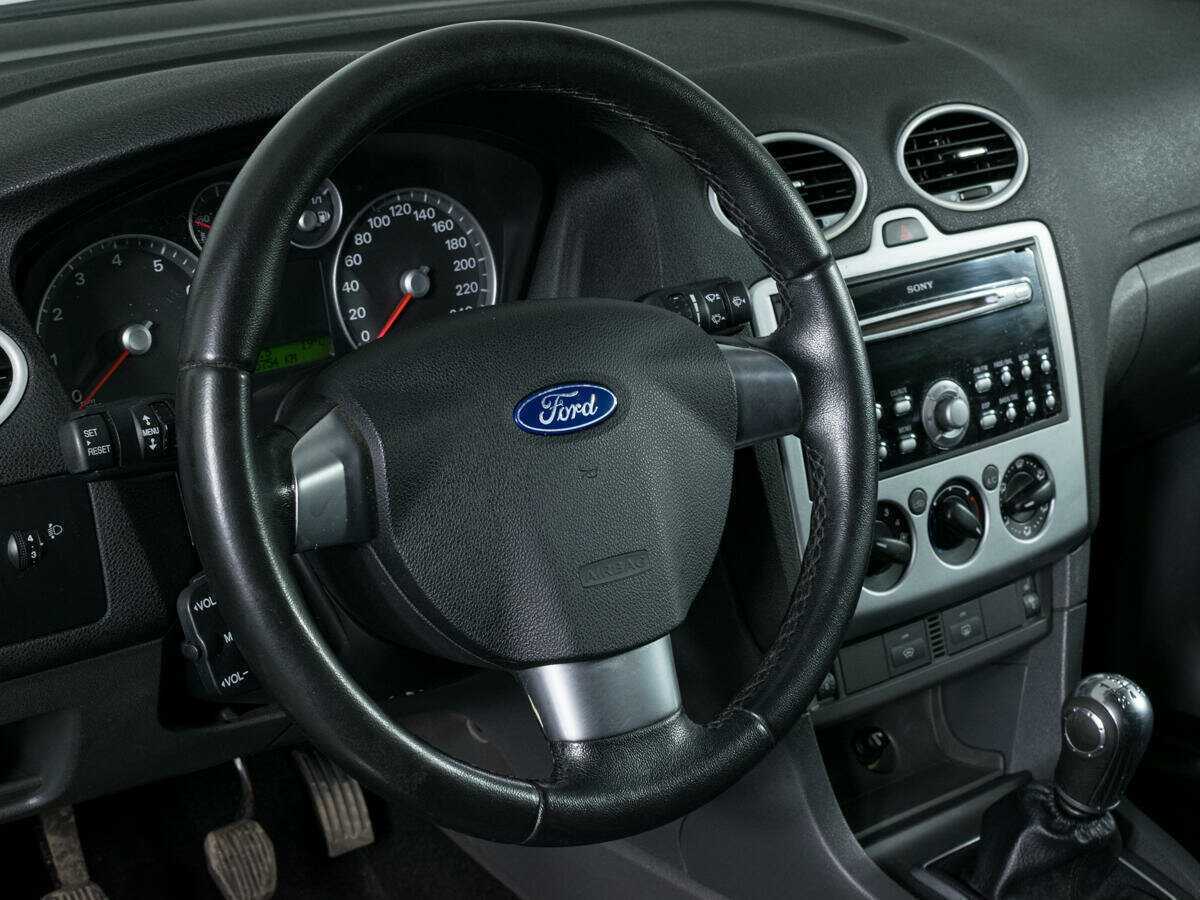 Ford Focus с пробегом — 2006 год. Фото: #13