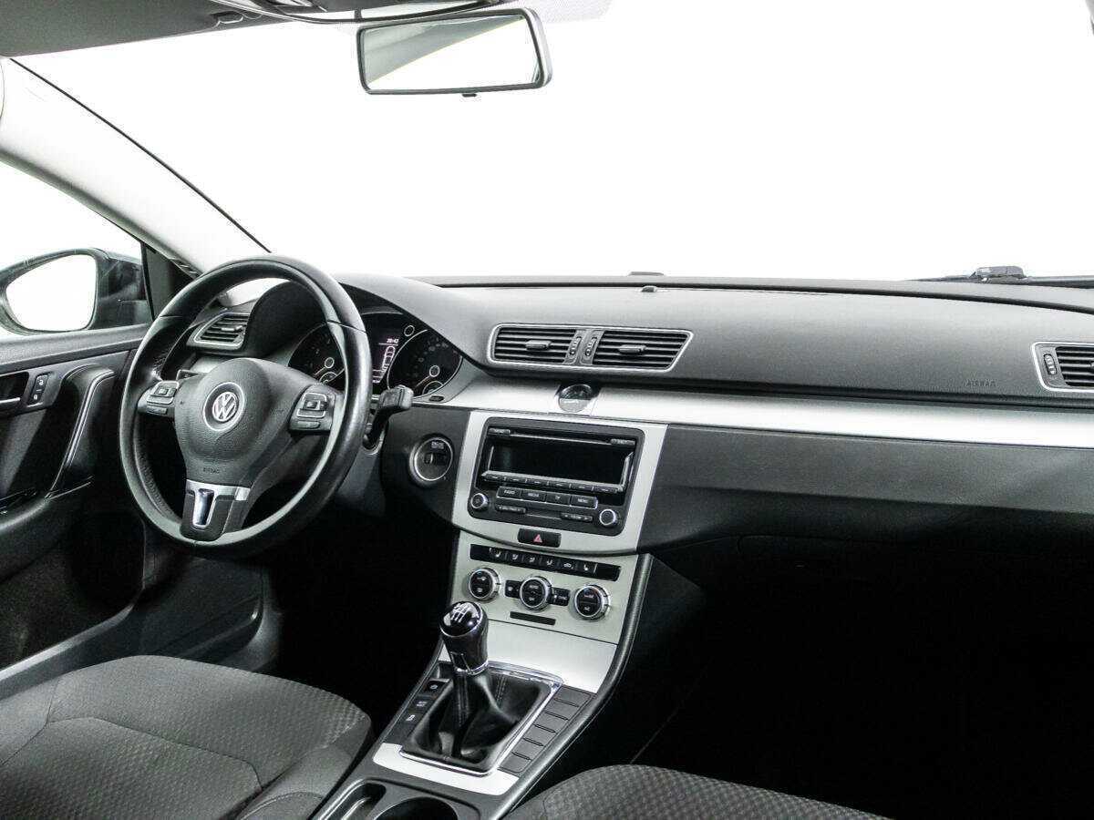 Volkswagen Passat с пробегом — 2013 год. Фото: #8