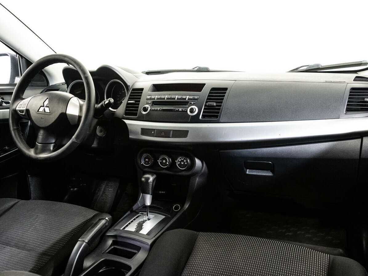 Mitsubishi Lancer с пробегом — 2010 год. Фото: #6