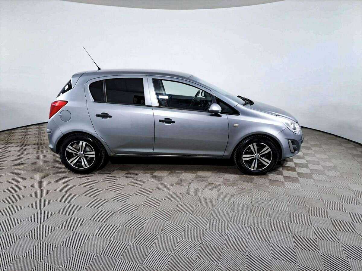 Opel Corsa с пробегом — 2012 год. Фото: #3