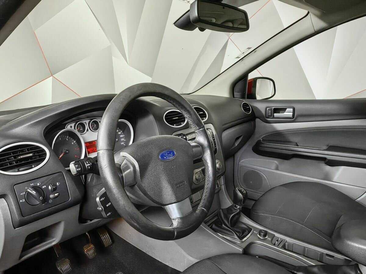Ford Focus с пробегом — 2010 год. Фото: #14