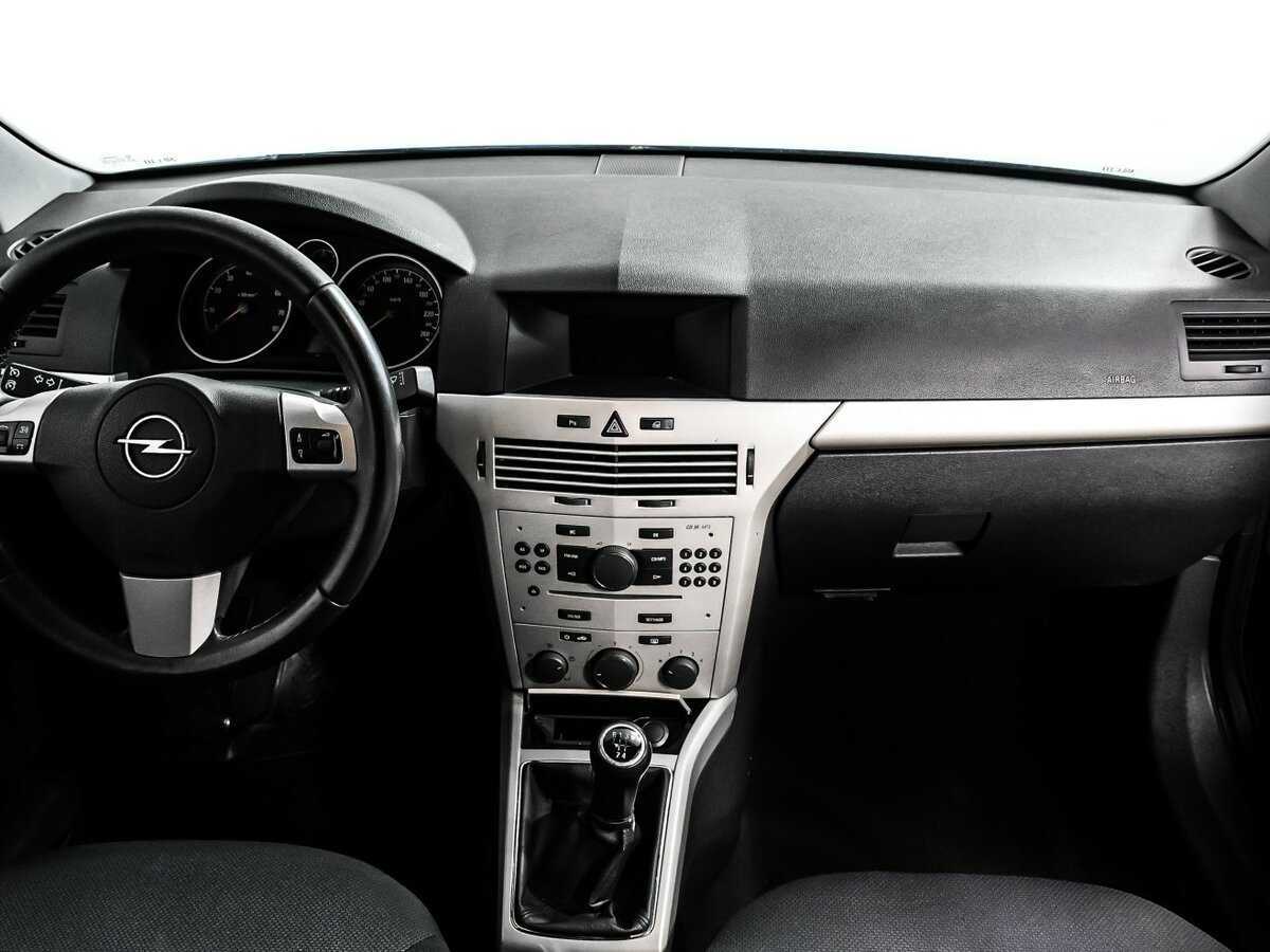 Opel Astra с пробегом — 2007 год. Фото: #9