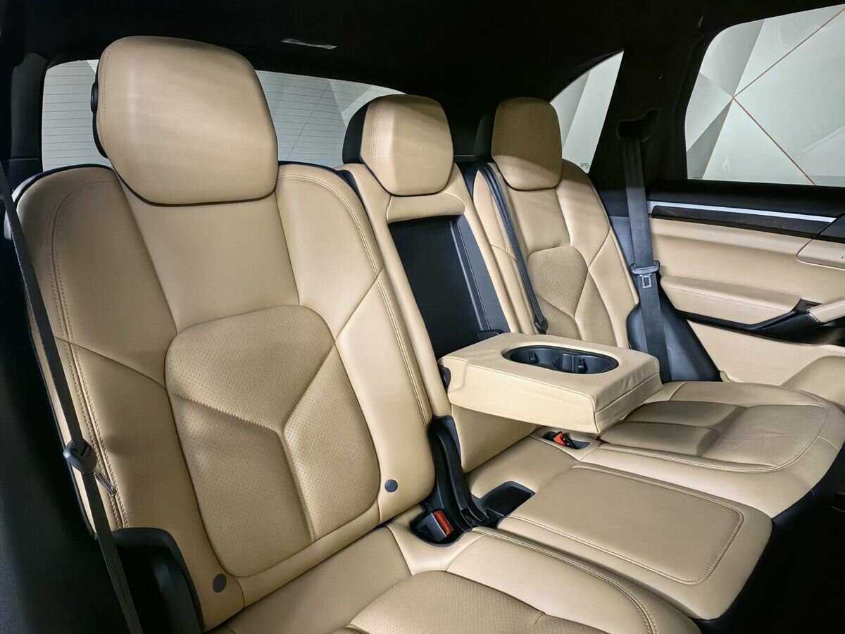 Porsche Cayenne с пробегом — 2015 год. Фото: #12