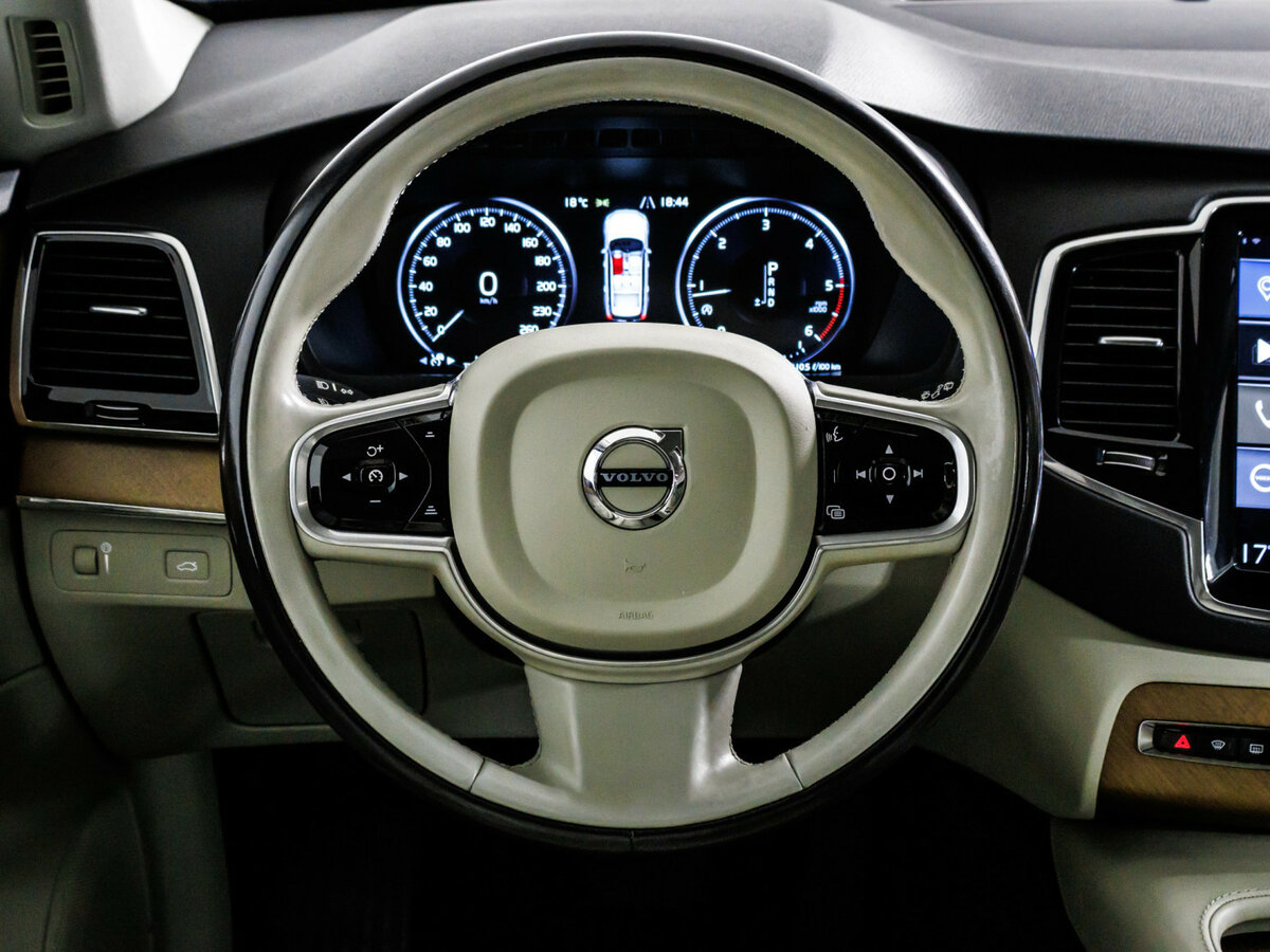 Volvo XC90 с пробегом — 2017 год. Фото: #26
