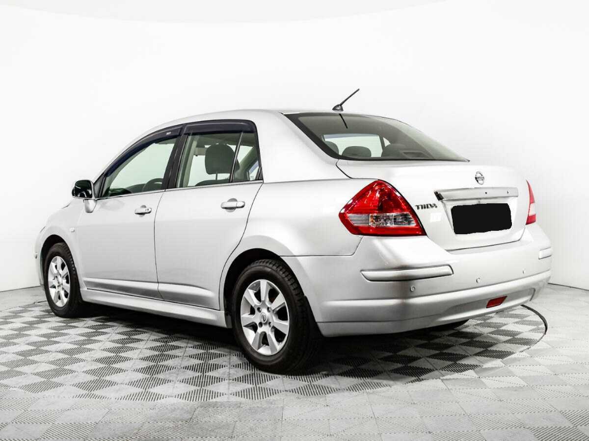 Nissan Tiida с пробегом — 2011 год. Фото: #6