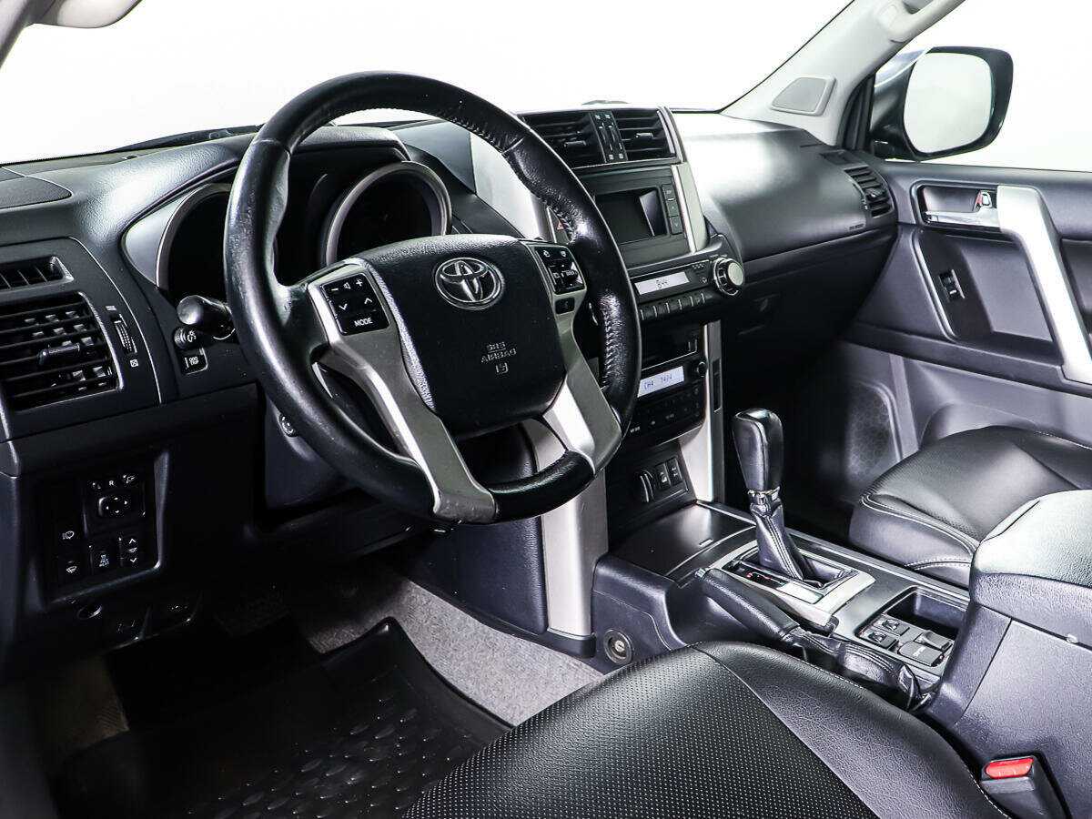 Toyota Land Cruiser Prado с пробегом — 2010 год. Фото: #12