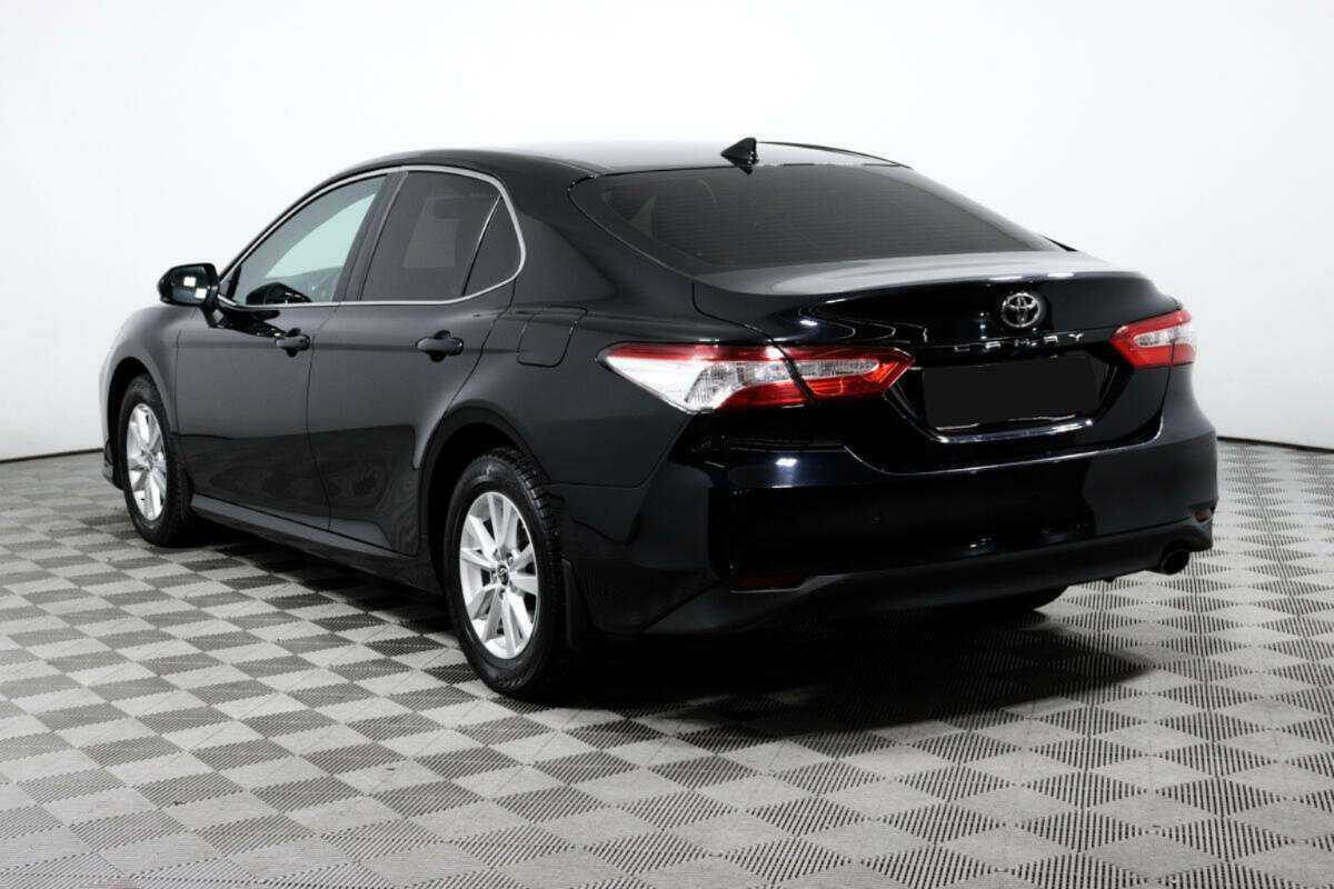 Toyota Camry с пробегом — 2019 год. Фото: #5