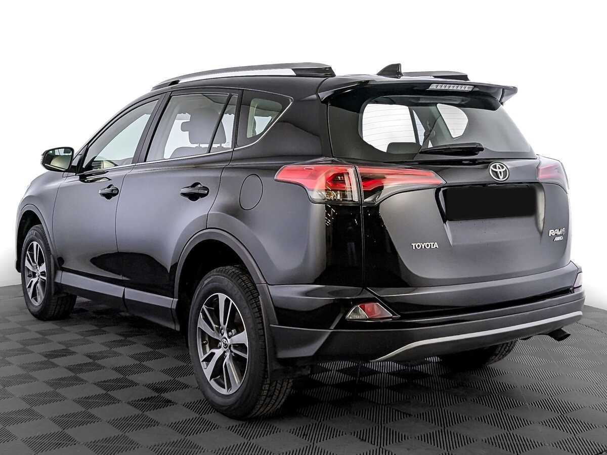 Toyota RAV4 с пробегом — 2017 год. Фото: #6