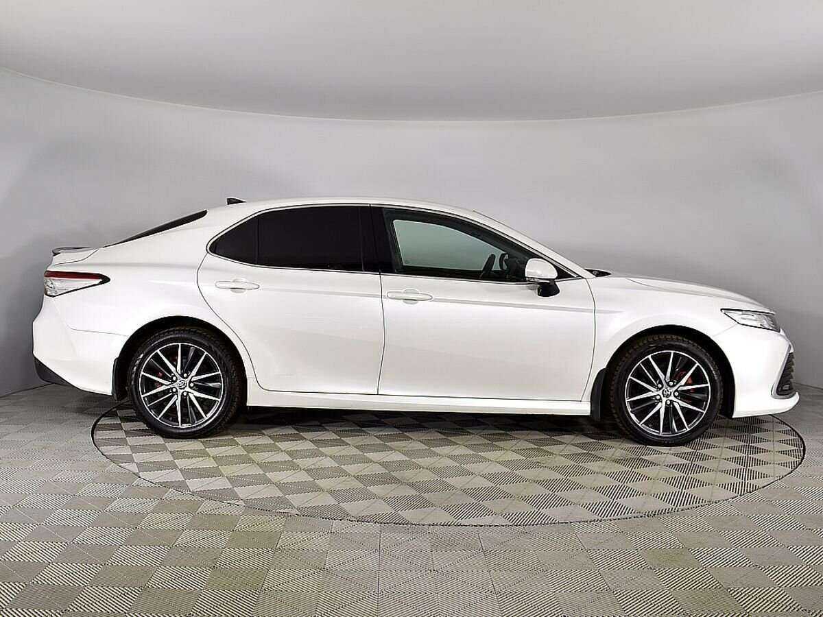 Toyota Camry с пробегом — 2021 год. Фото: #3