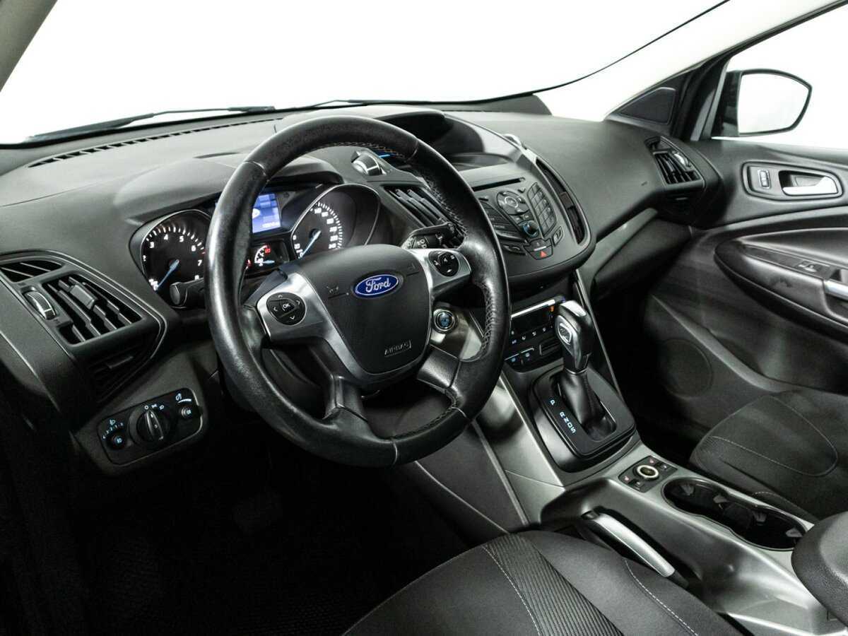 Ford Kuga с пробегом — 2015 год. Фото: #10