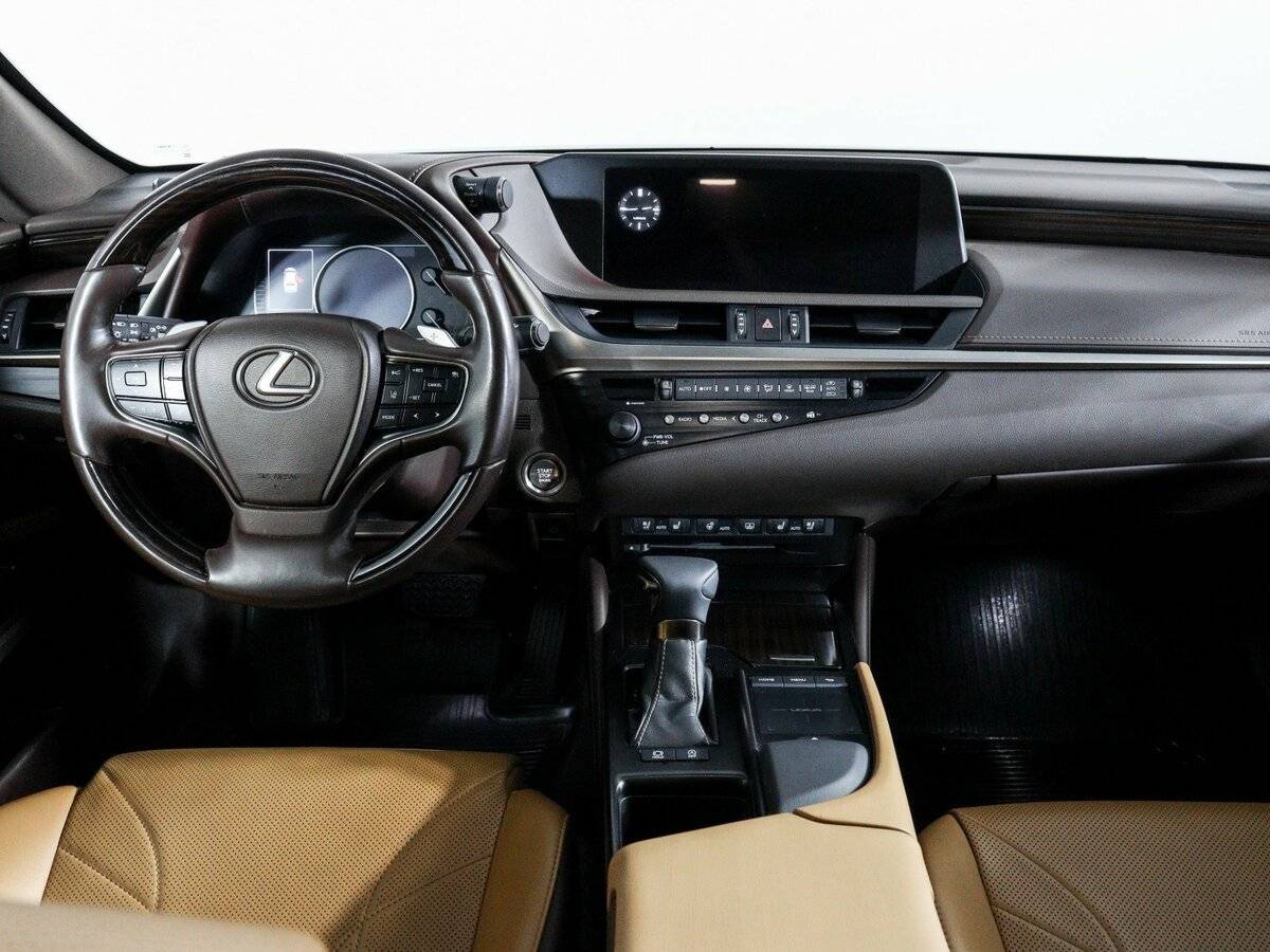 Lexus ES с пробегом — 2018 год. Фото: #11