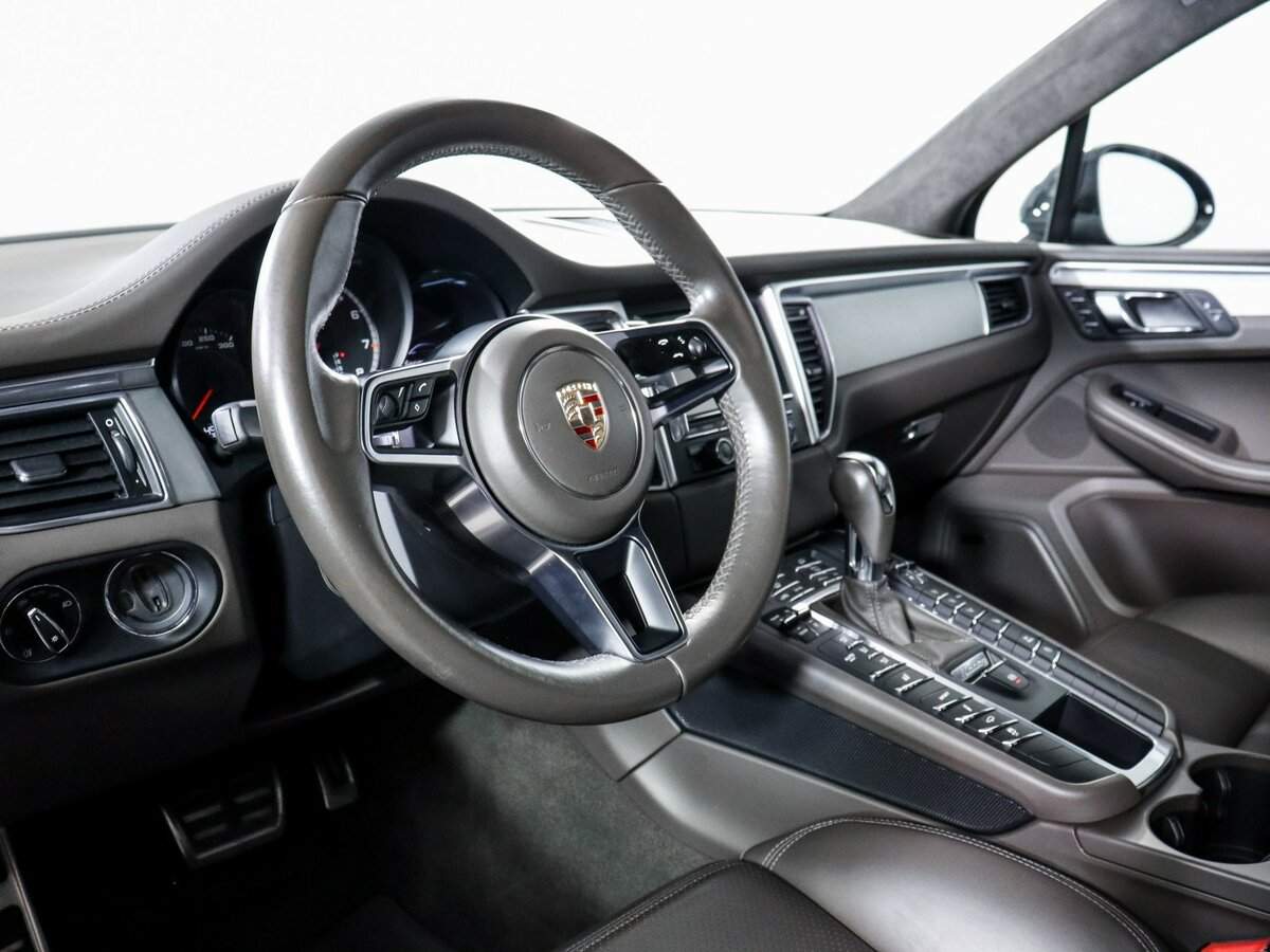 Porsche Macan с пробегом — 2014 год. Фото: #10