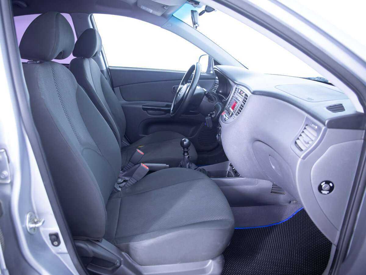 Kia Rio с пробегом — 2010 год. Фото: #9