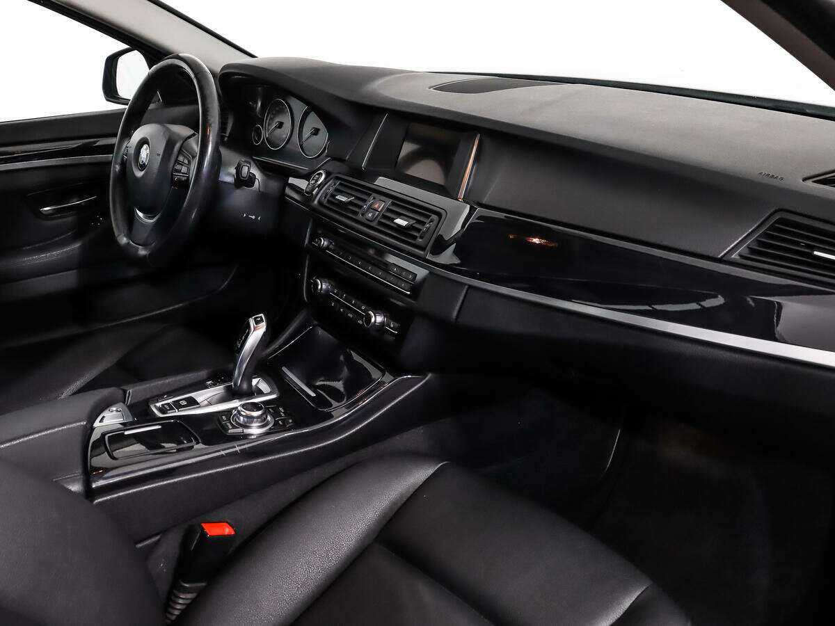 BMW 5 серии с пробегом — 2015 год. Фото: #11