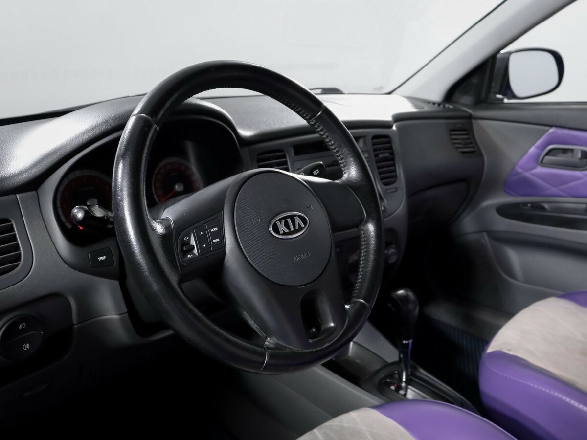 Kia Rio с пробегом — 2011 год. Фото: #10