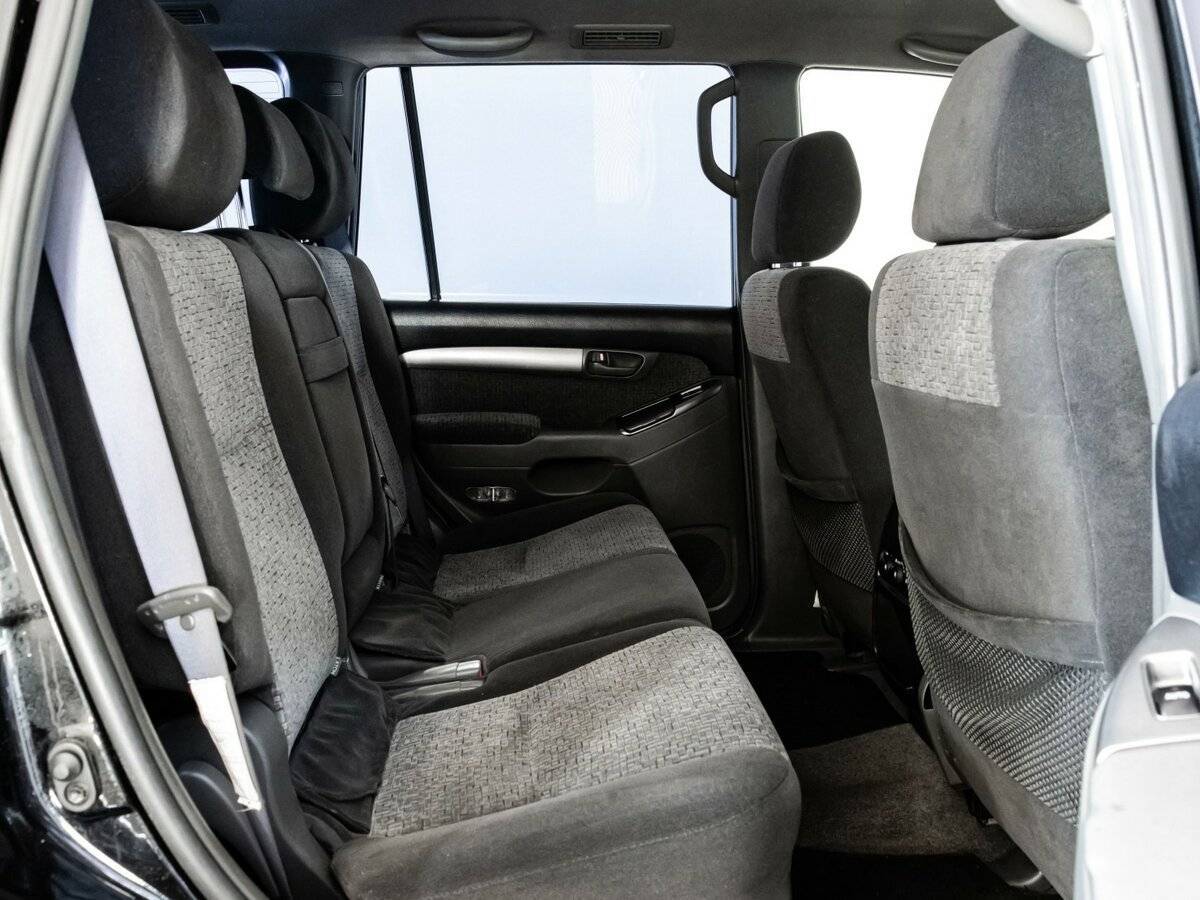 Toyota Land Cruiser Prado с пробегом — 2005 год. Фото: #15