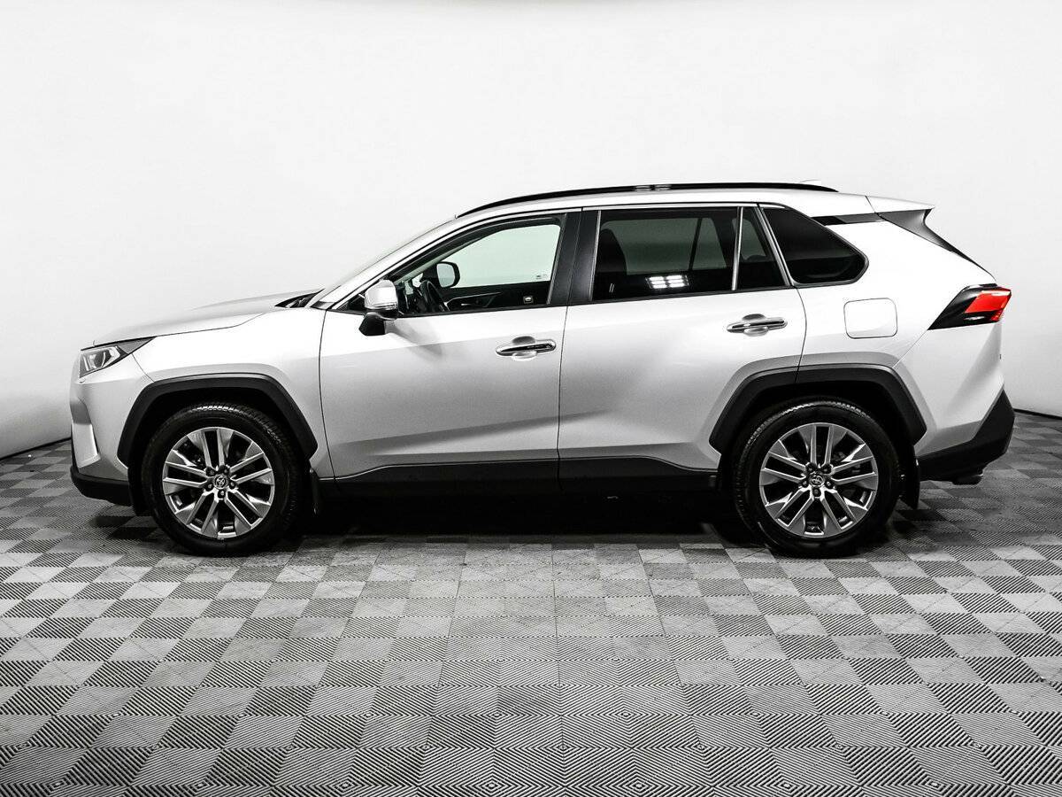 Toyota RAV4 с пробегом — 2021 год. Фото: #7