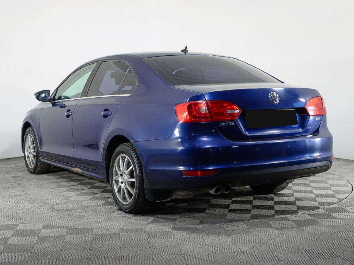 Volkswagen Jetta с пробегом — 2011 год. Фото: #6
