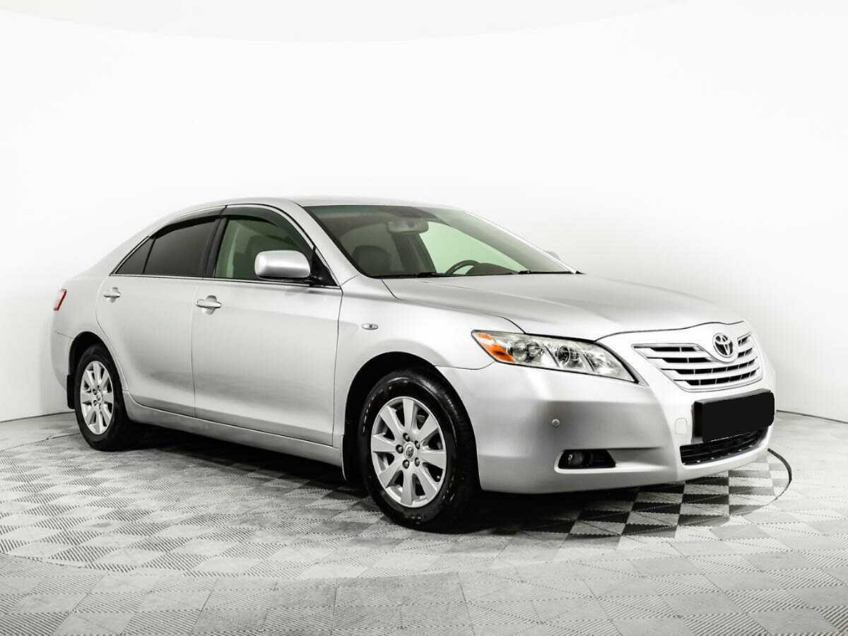 Toyota Camry с пробегом — 2008 год. Фото: #2