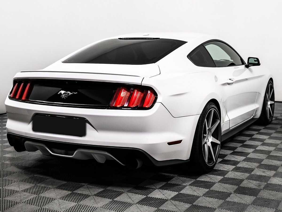 Ford Mustang с пробегом — 2015 год. Фото: #4