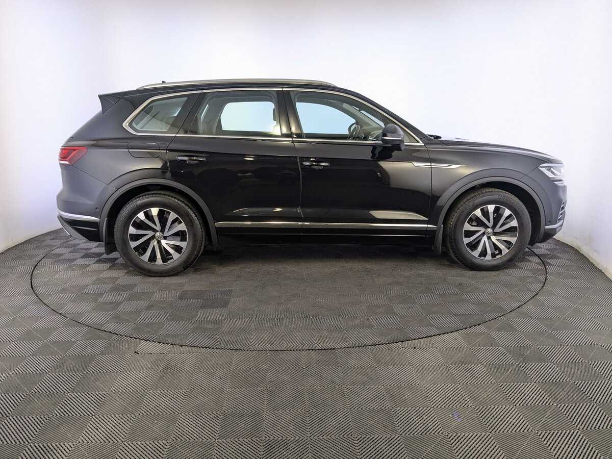 Volkswagen Touareg с пробегом — 2020 год. Фото: #3