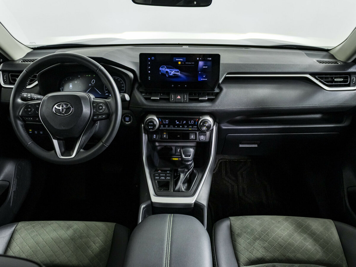 Toyota RAV4 с пробегом — 2024 год. Фото: #9