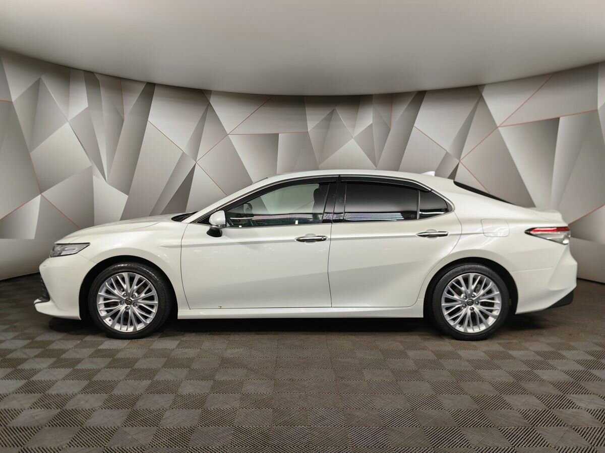 Toyota Camry с пробегом — 2020 год. Фото: #4