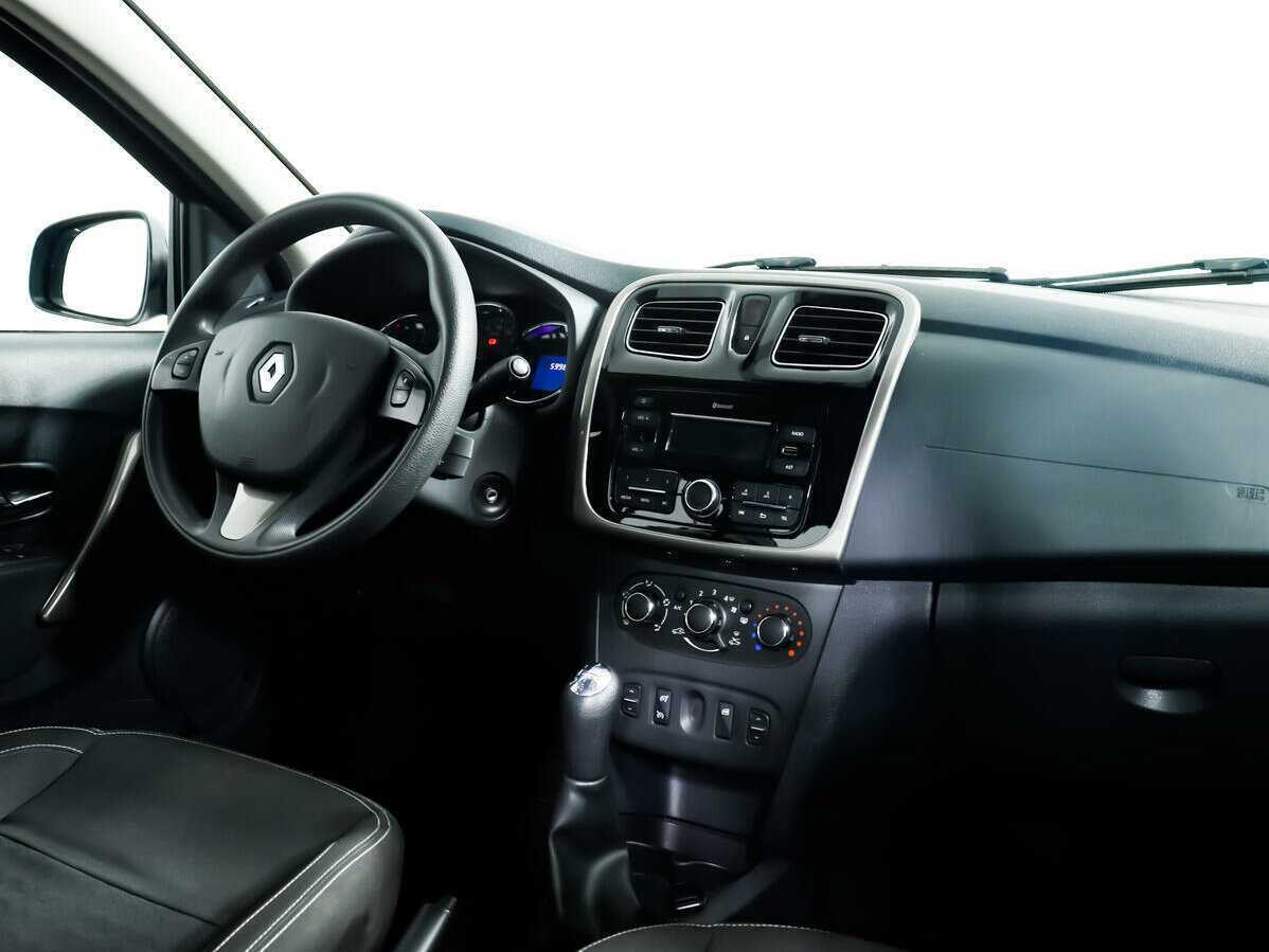 Renault Logan с пробегом — 2018 год. Фото: #8