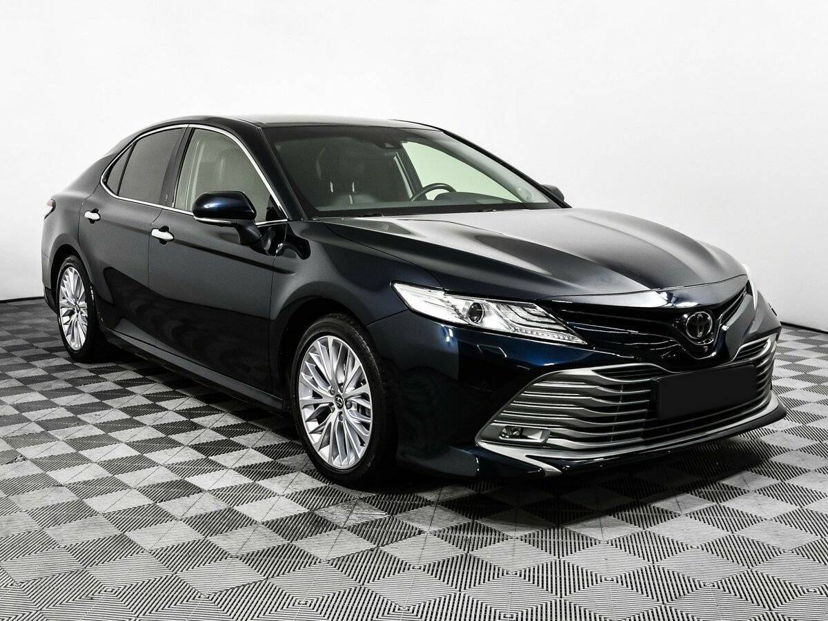 Toyota Camry с пробегом — 2018 год. Фото: #2